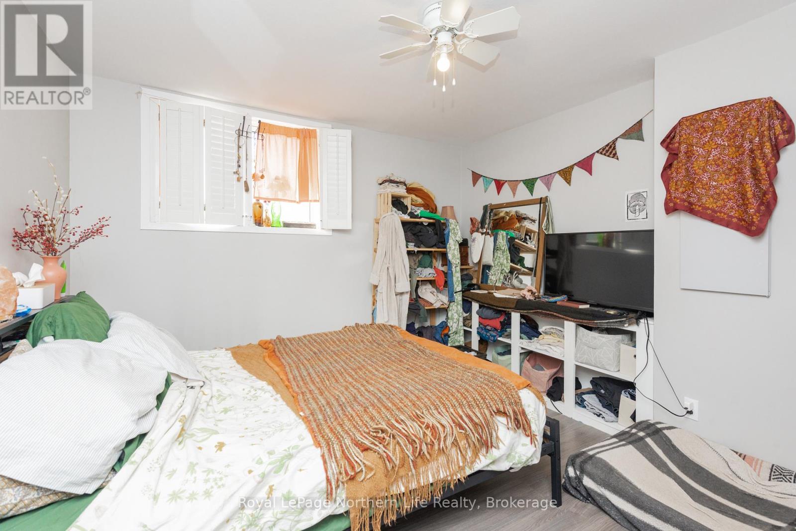 500 VALLEY VIEW DRIVE W - 40
