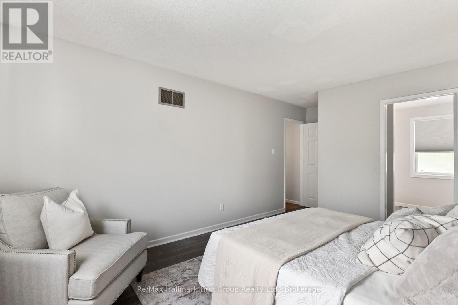 523 REYNOLDS STREET - 26