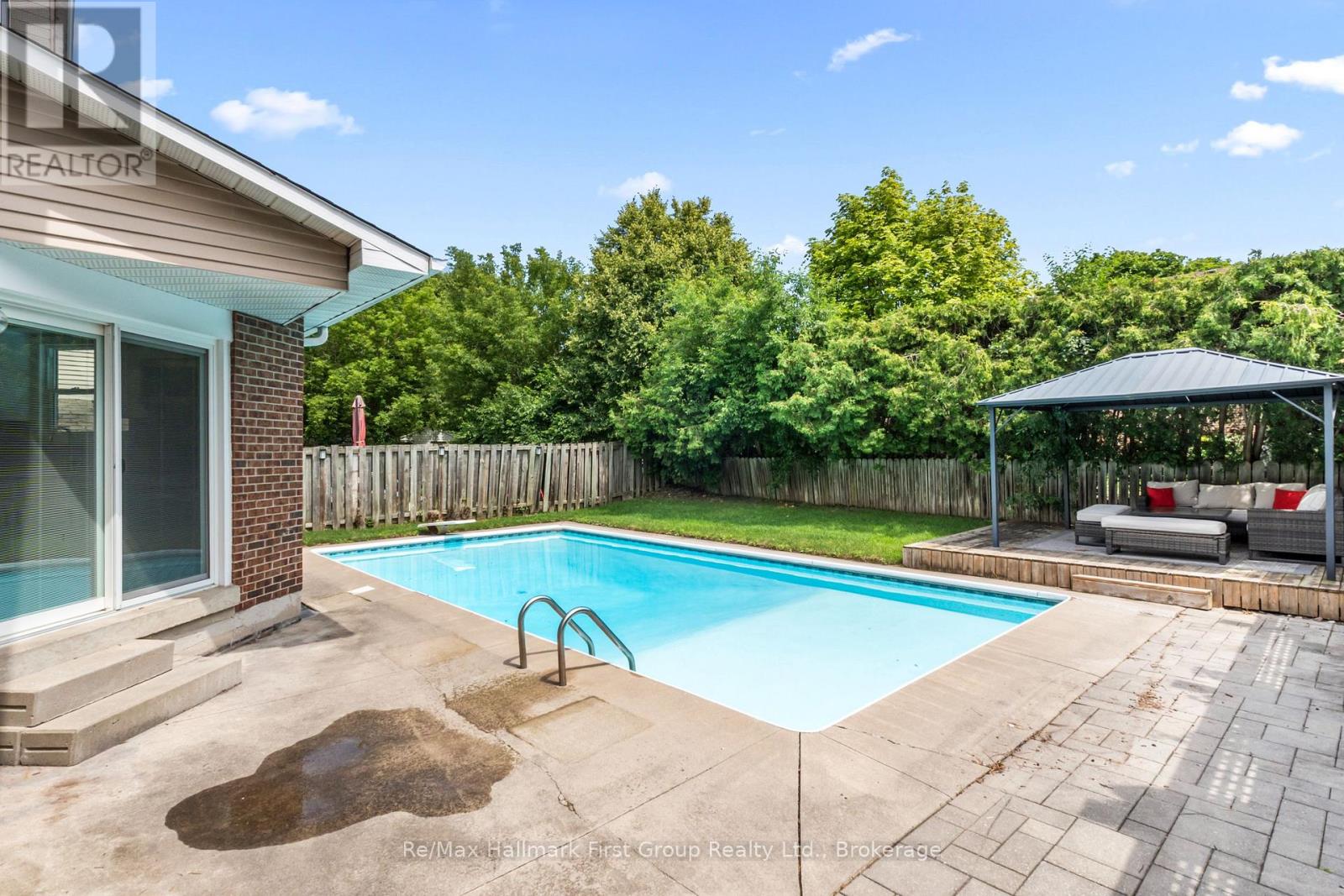523 REYNOLDS STREET - 44