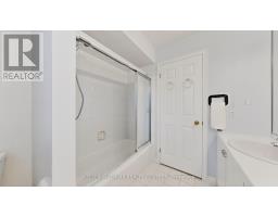 69 Gustav Crescent, Toronto, ON M2M4G9 Photo 14