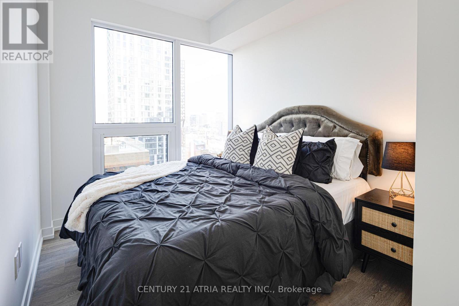 #1915 82 DALHOUSIE STREET - 13