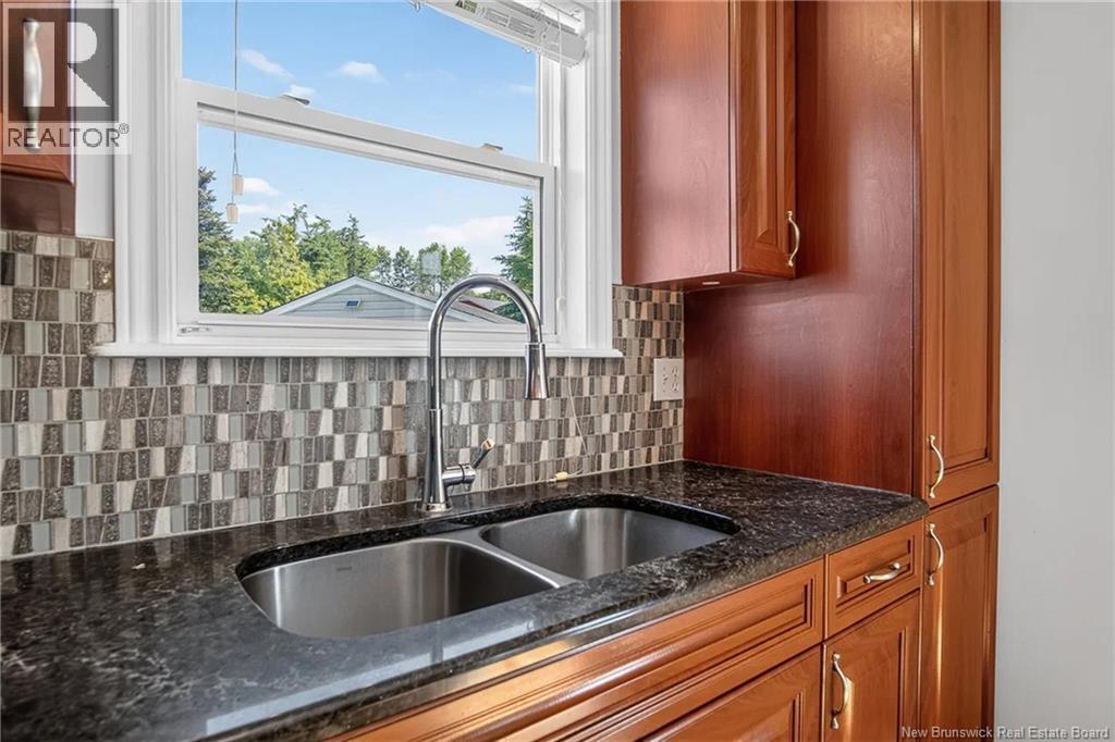 47 Glenwood Drive - 16