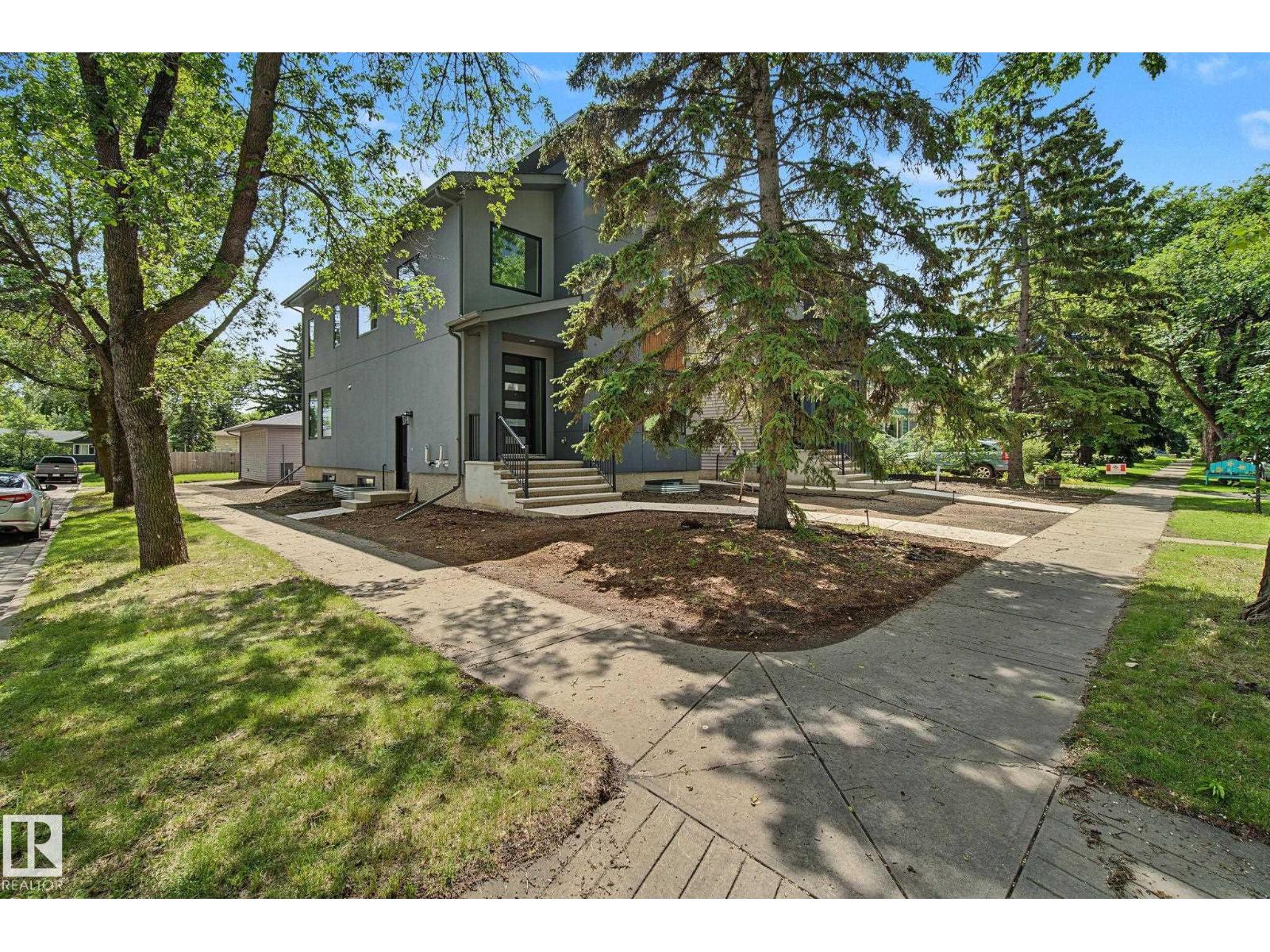 7603 92 AV NW - 3