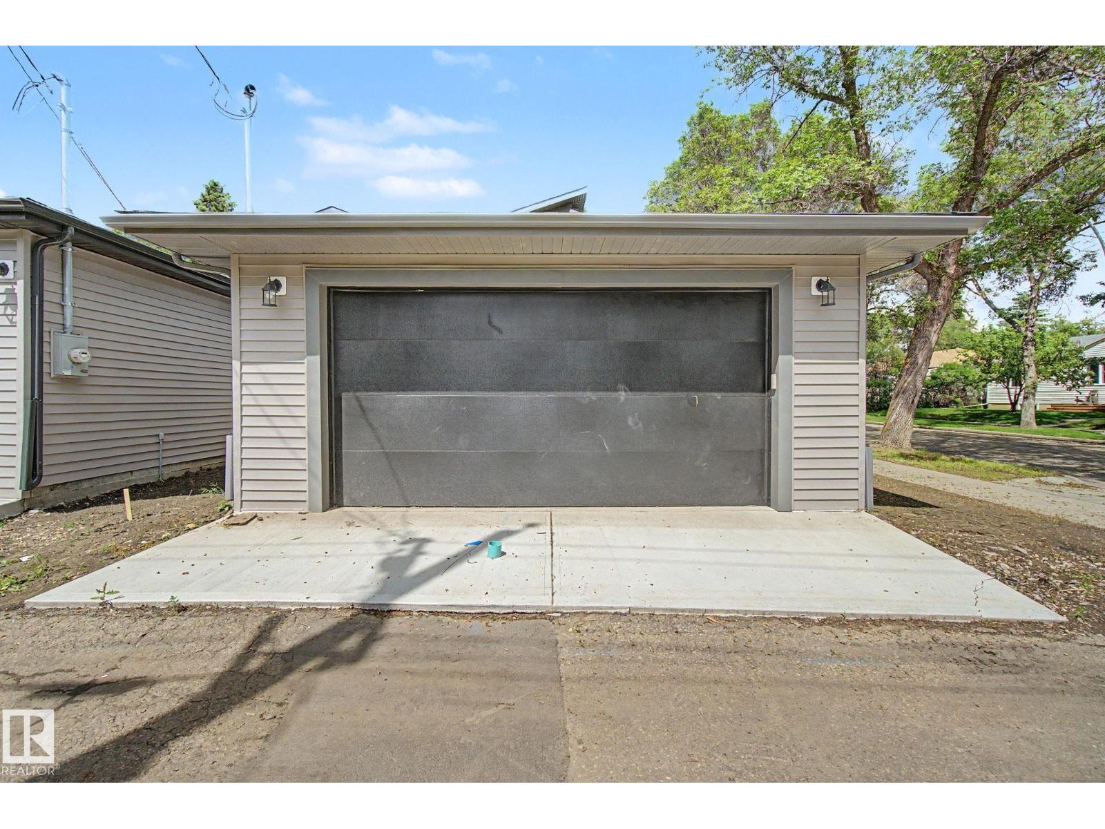 7603 92 AV NW - 7