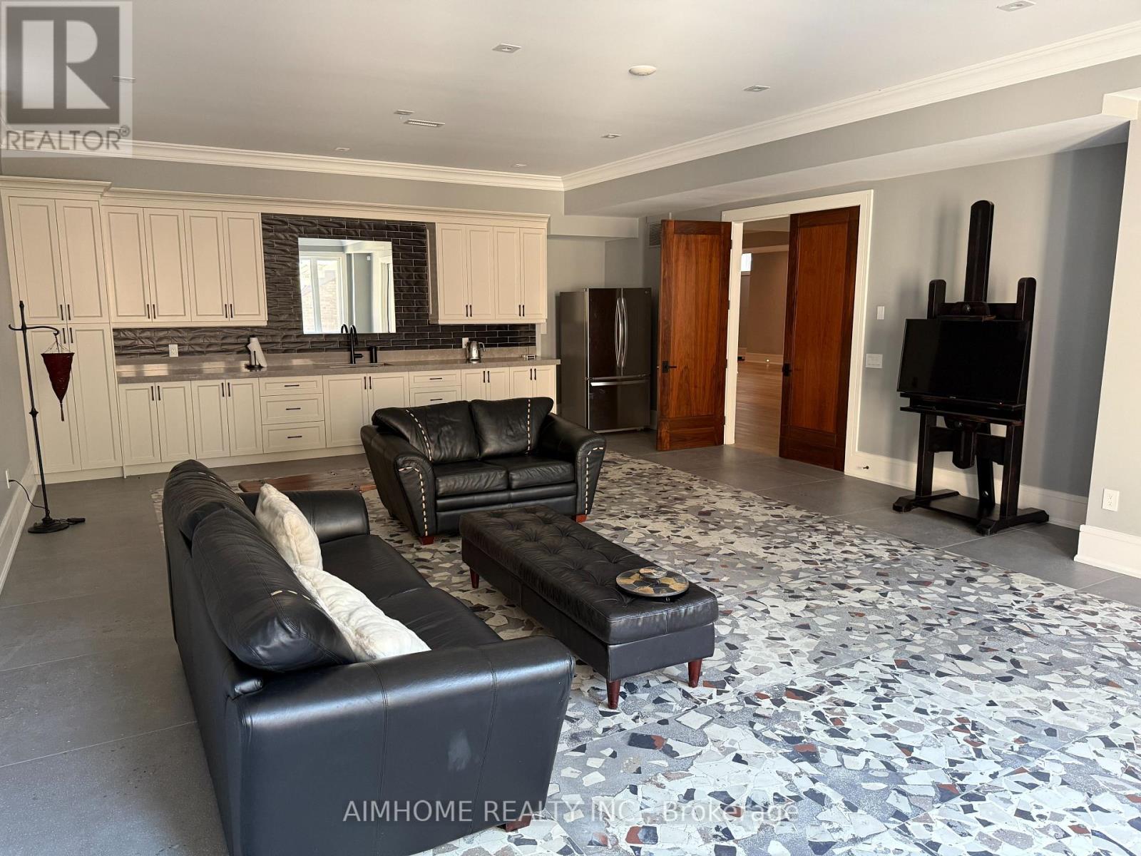 48 MAPLE GROVE AVENUE N - 30
