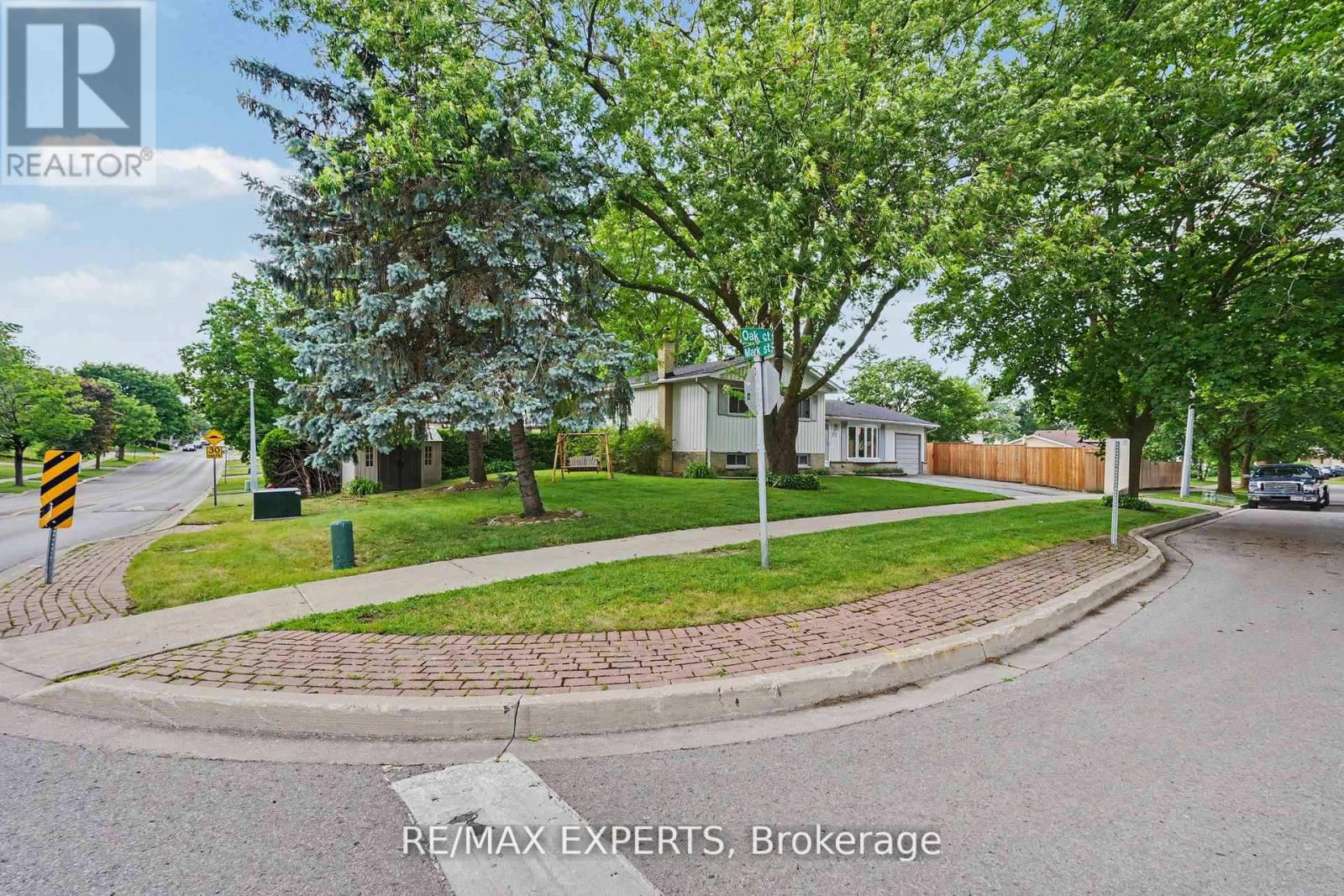 32 OAK COURT - 4