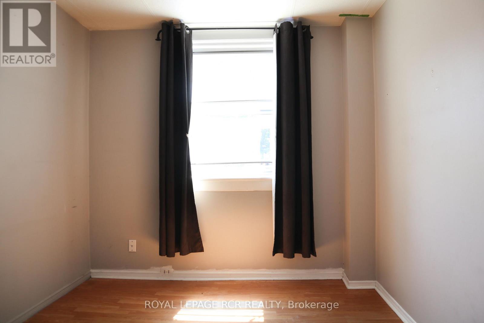 642-644 BAY STREET - 11