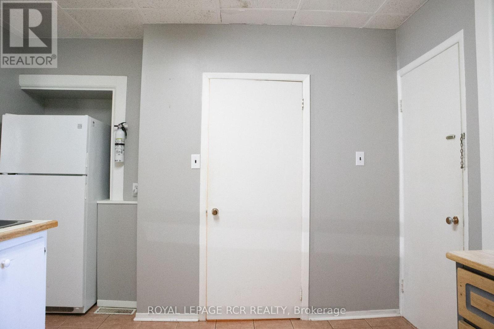 642-644 BAY STREET - 14