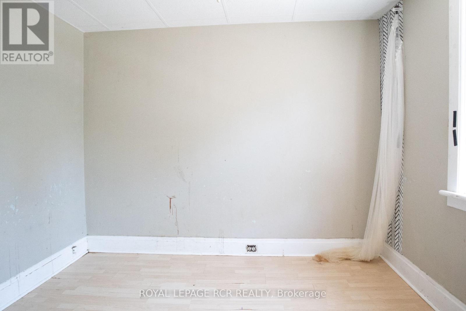 642-644 BAY STREET - 18