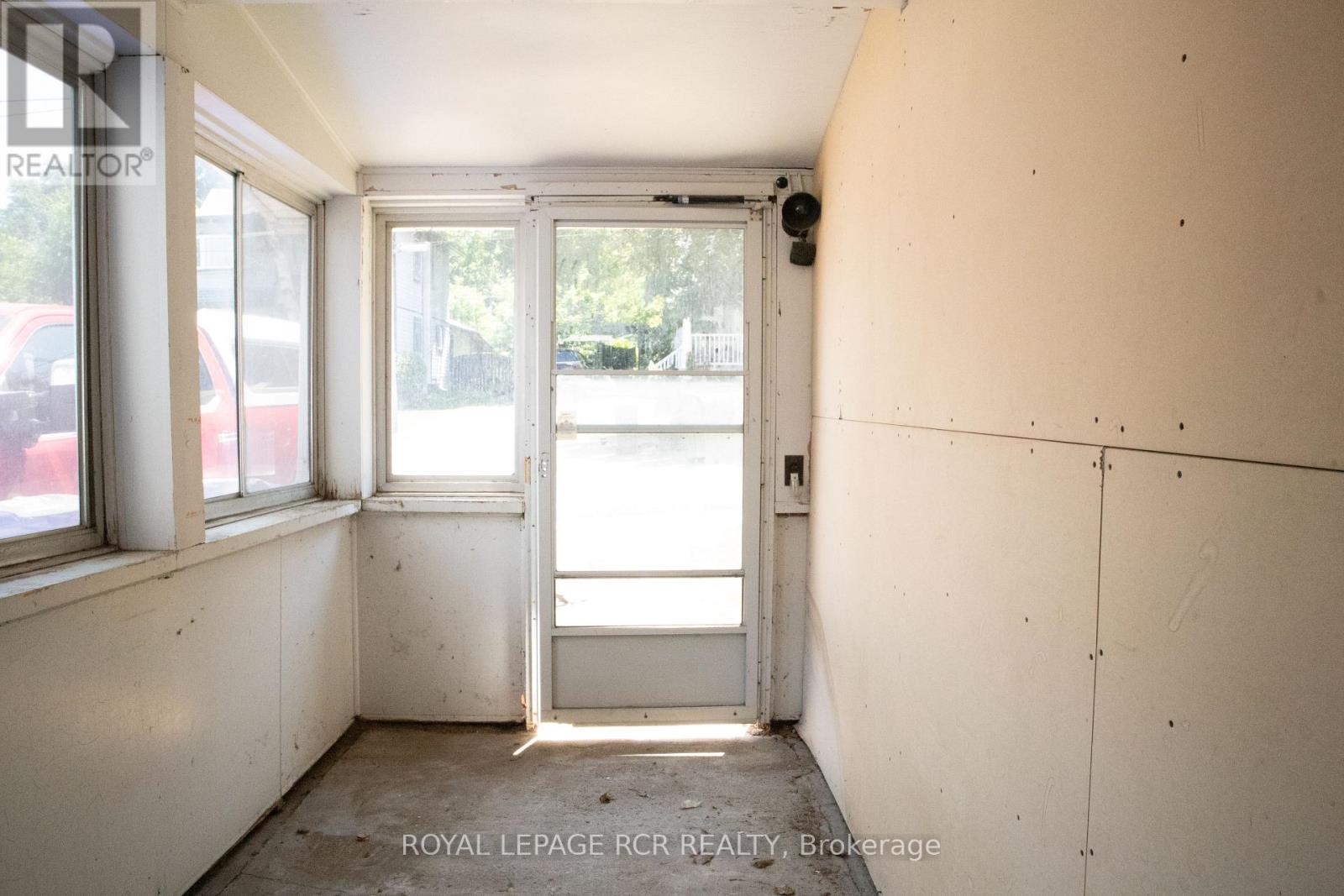 642-644 BAY STREET - 22