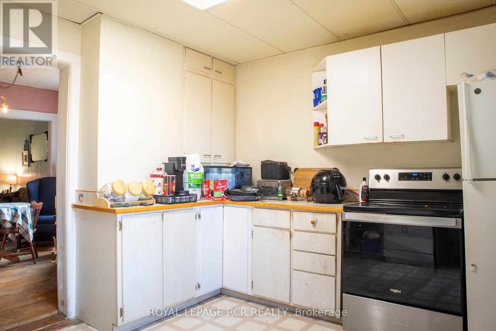 642-644 BAY STREET - 26