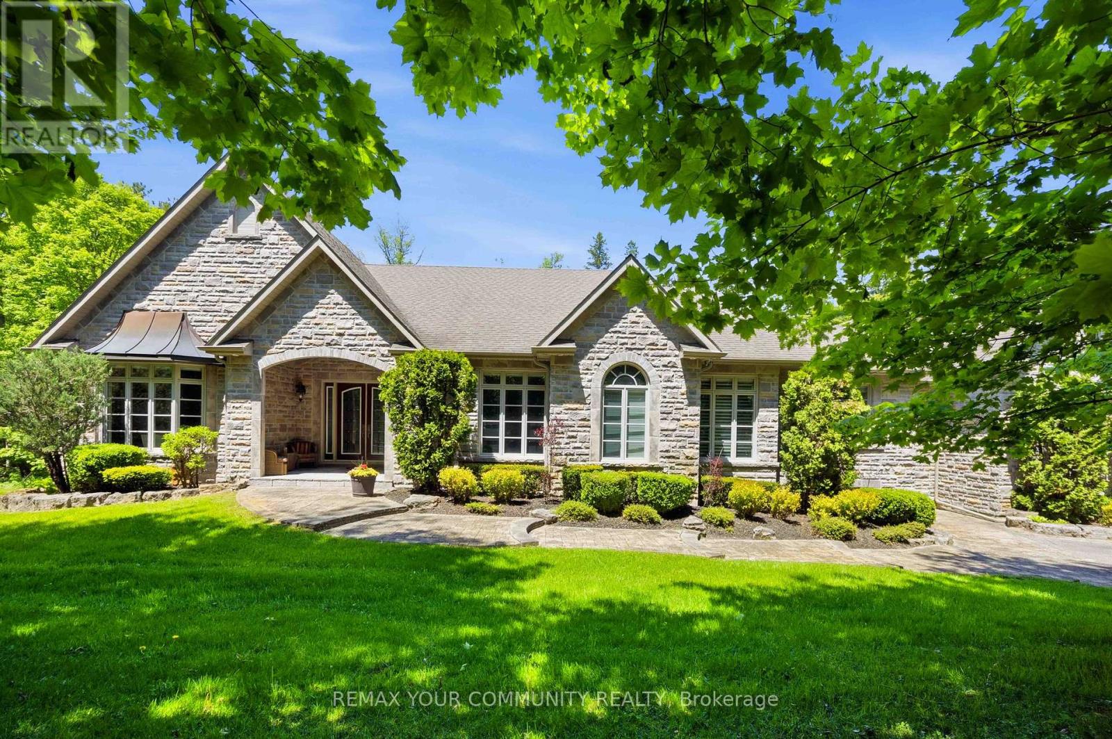 46 LAKE WOODS DRIVE - 1