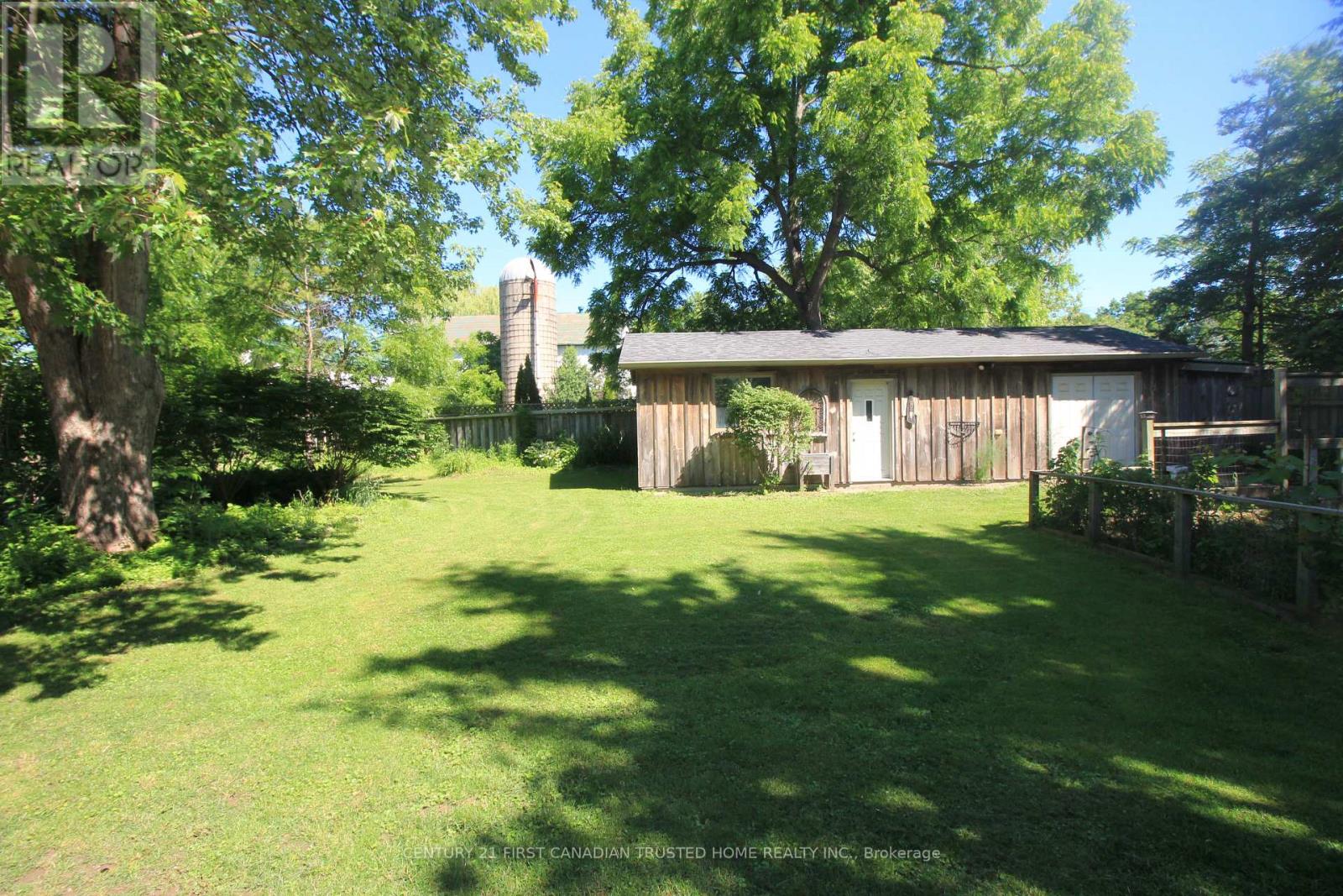 27 CROYDON DRIVE - 21
