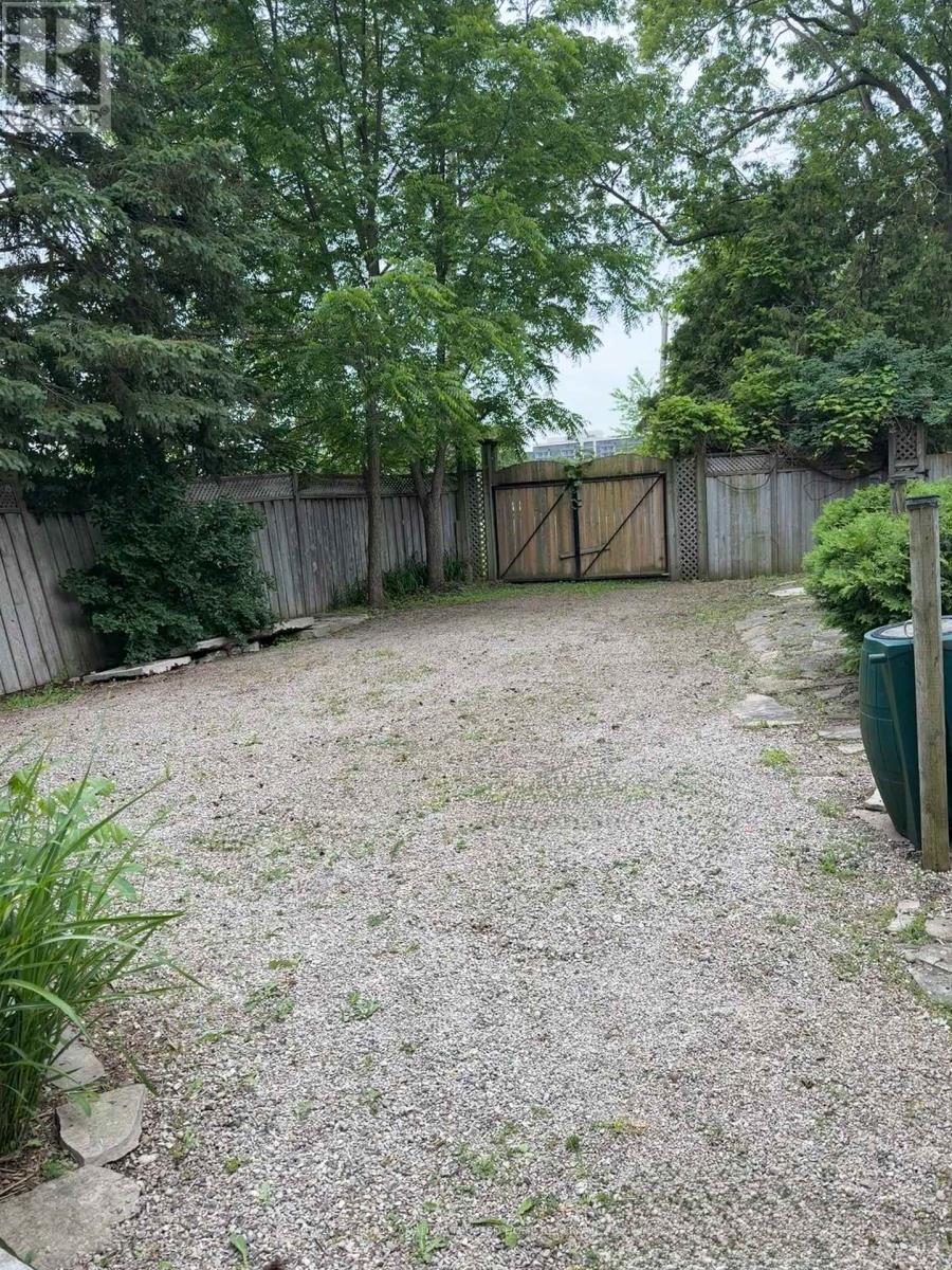 27 CROYDON DRIVE - 24