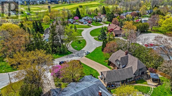 27 CROYDON DRIVE - 3