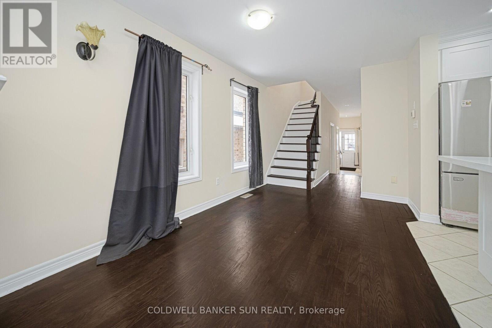 146 CRYSTALVIEW CRESCENT - 16