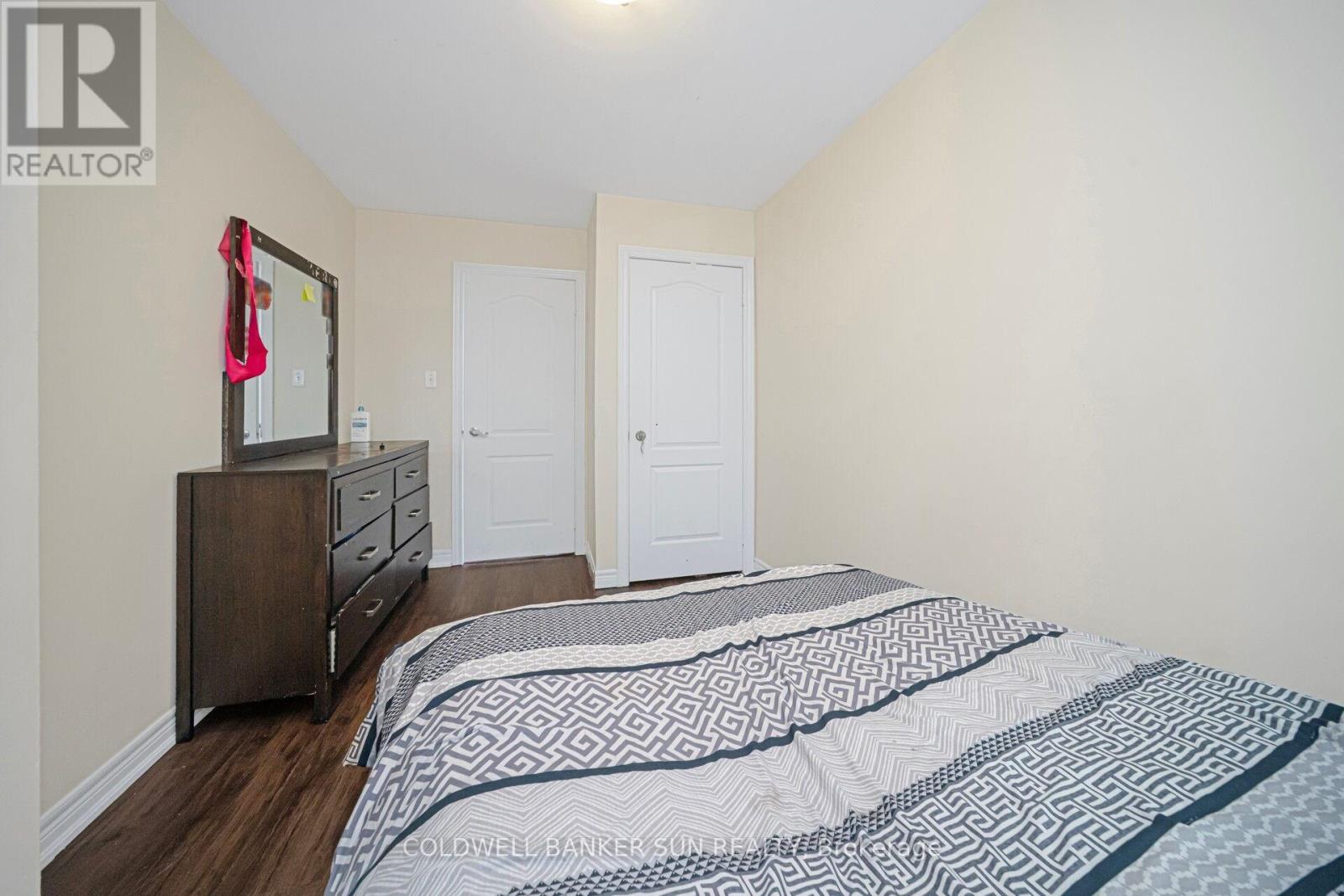 146 CRYSTALVIEW CRESCENT - 31