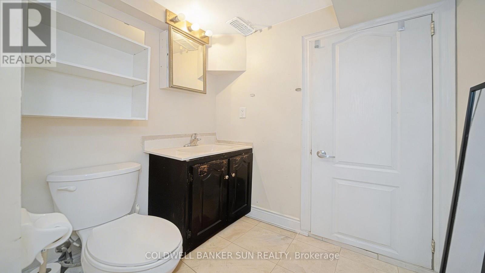 146 CRYSTALVIEW CRESCENT - 40
