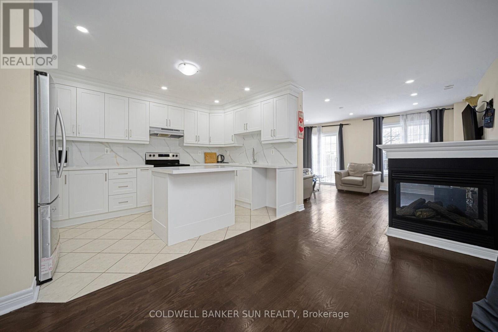 146 CRYSTALVIEW CRESCENT - 8
