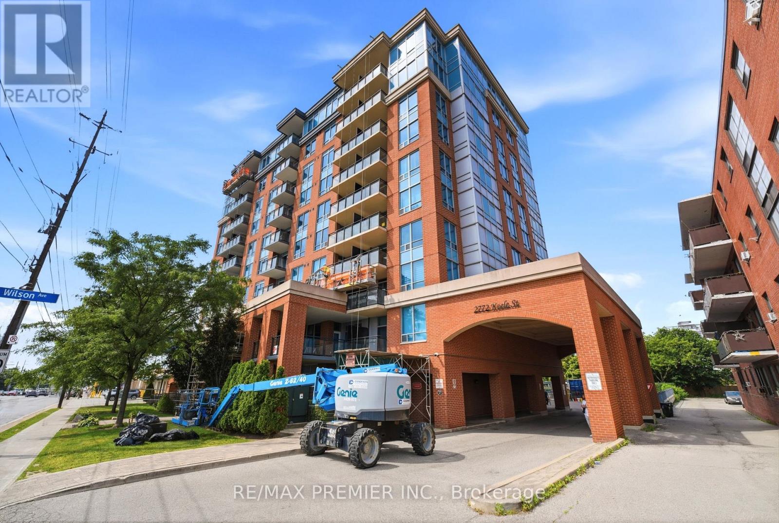 #306 2772 KEELE STREET - 1