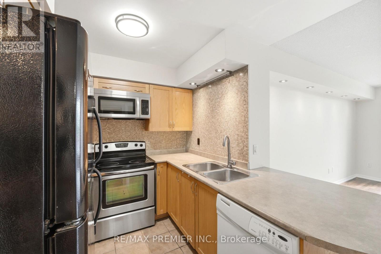 #306 2772 KEELE STREET - 12