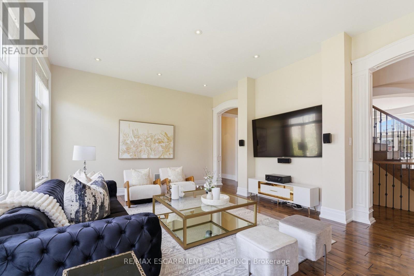 950 FREDONIA DRIVE - 19