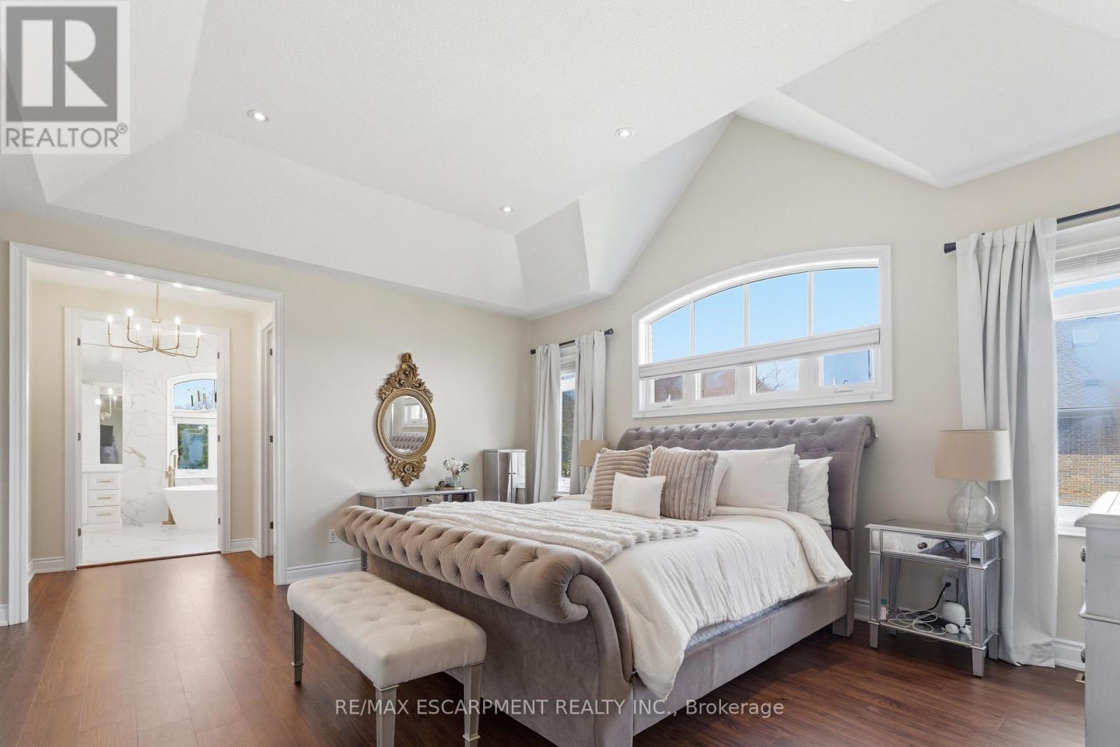 950 FREDONIA DRIVE - 25