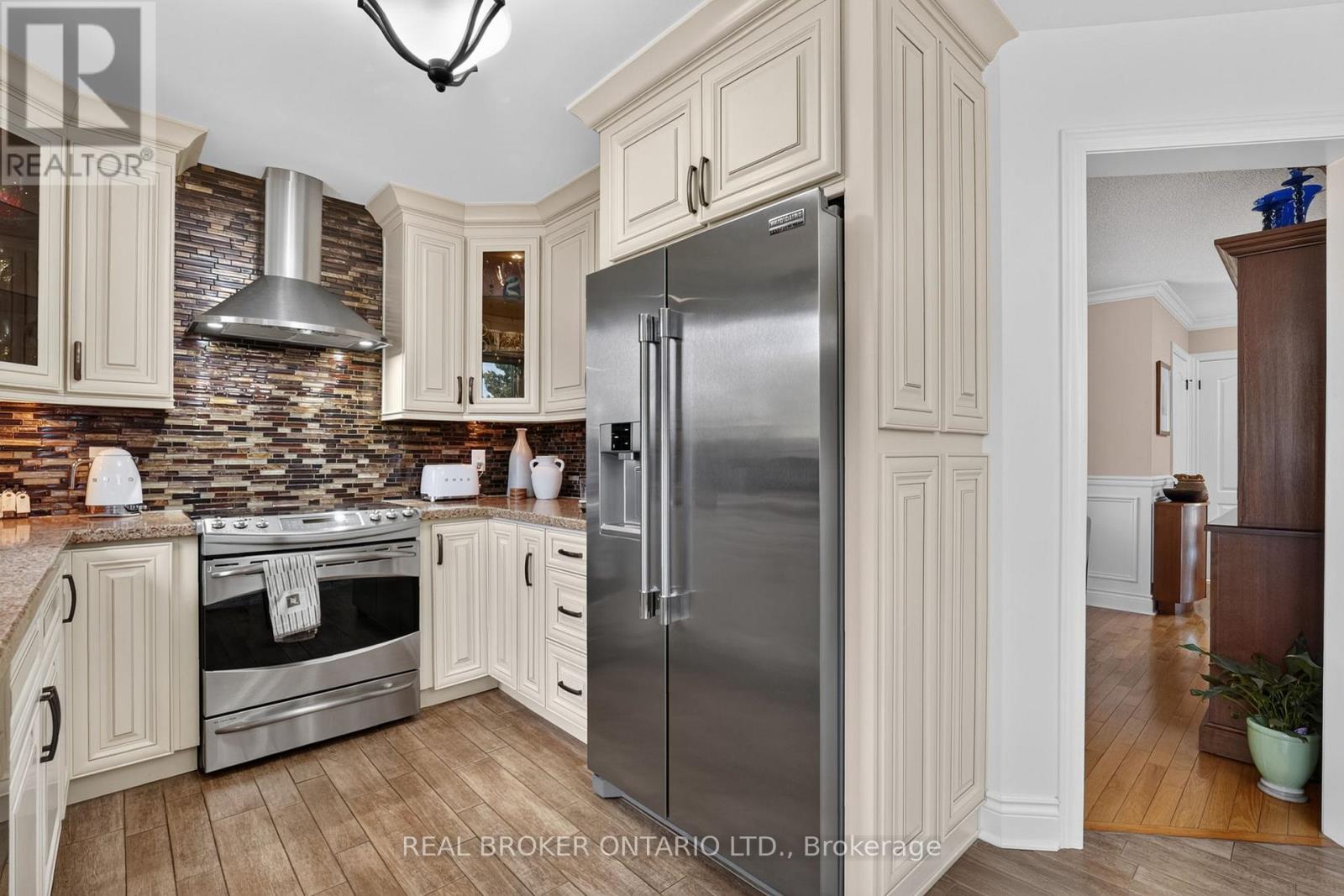 74 HARLEY AVENUE - 17
