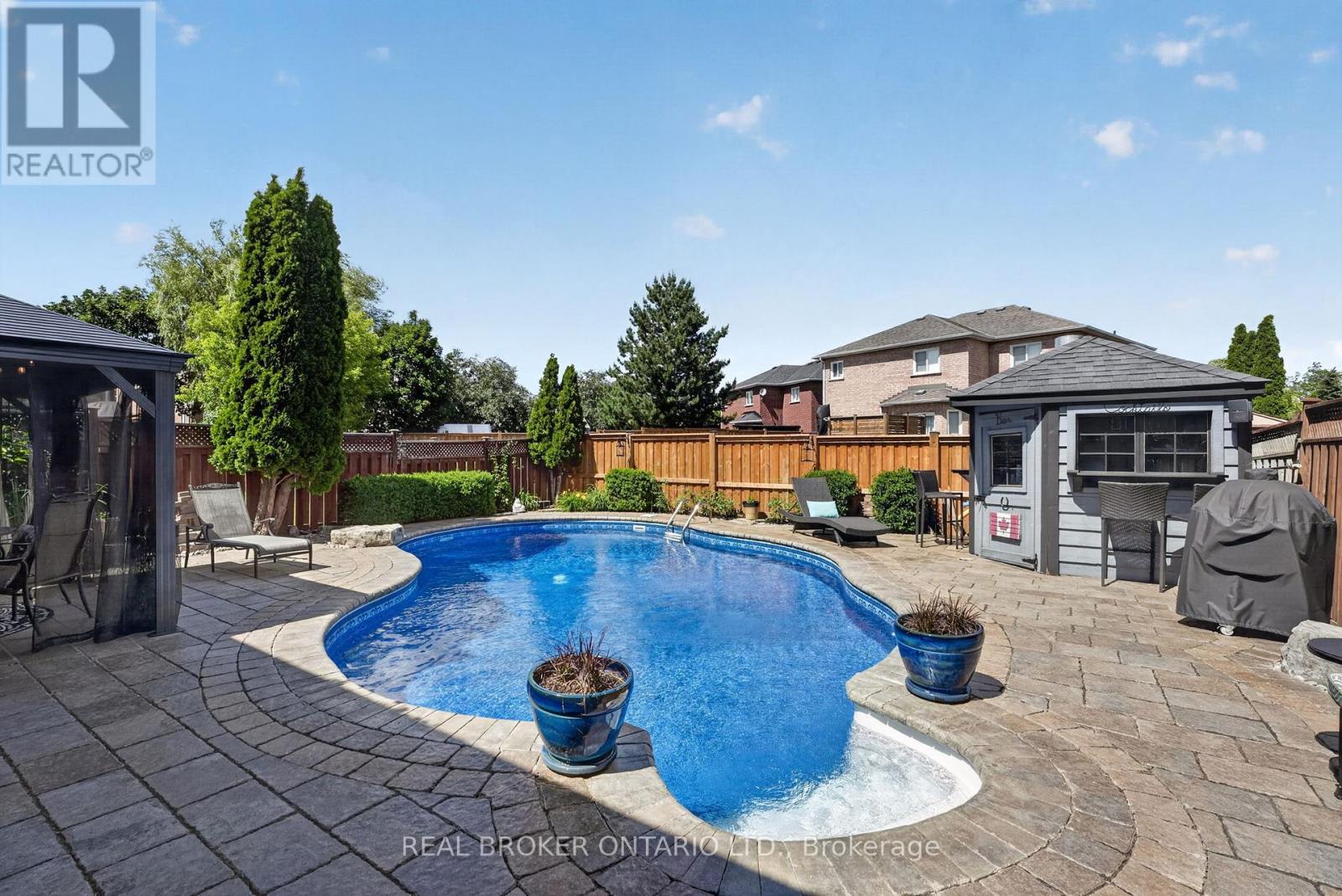 74 HARLEY AVENUE - 2