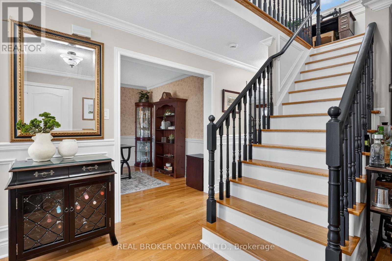 74 HARLEY AVENUE - 21