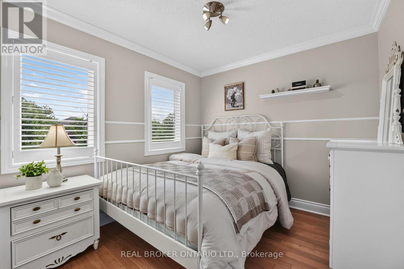 74 HARLEY AVENUE - 24
