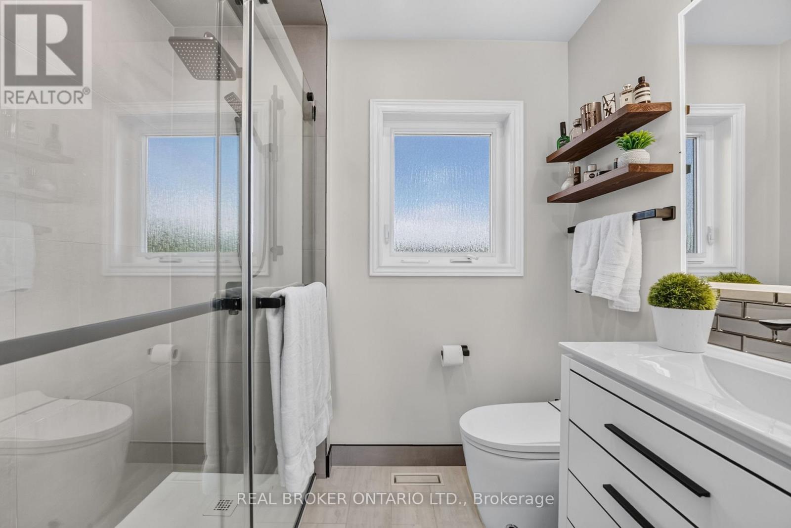 74 HARLEY AVENUE - 30