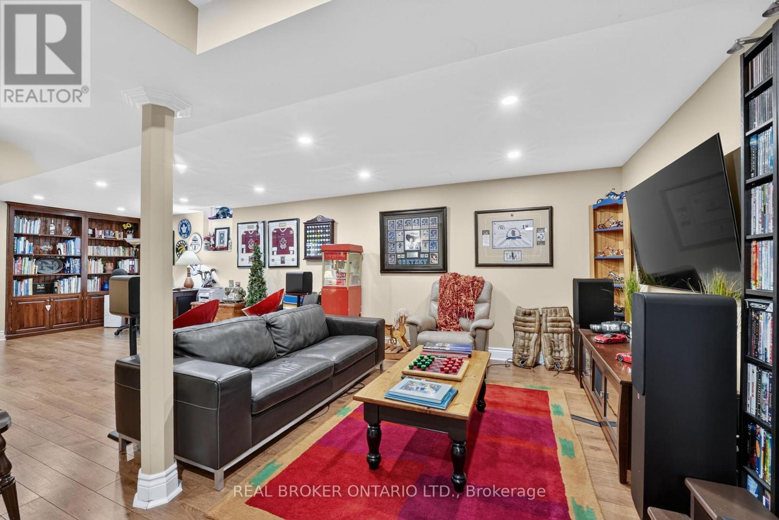 74 HARLEY AVENUE - 34