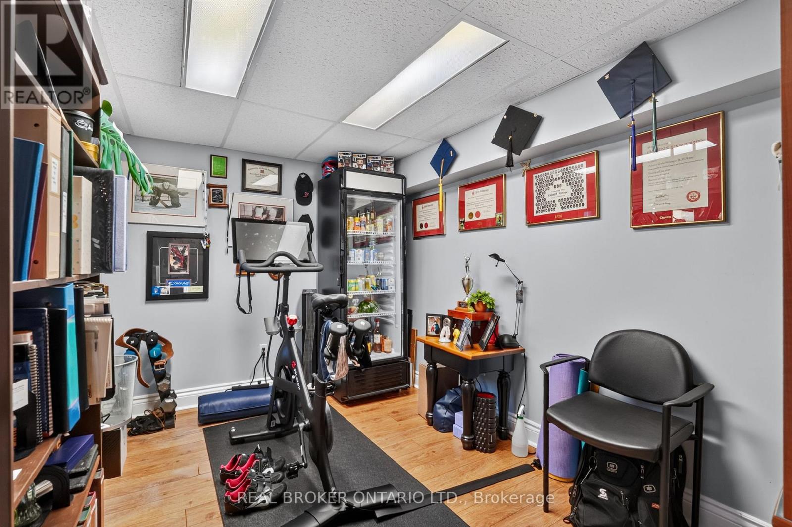 74 HARLEY AVENUE - 36
