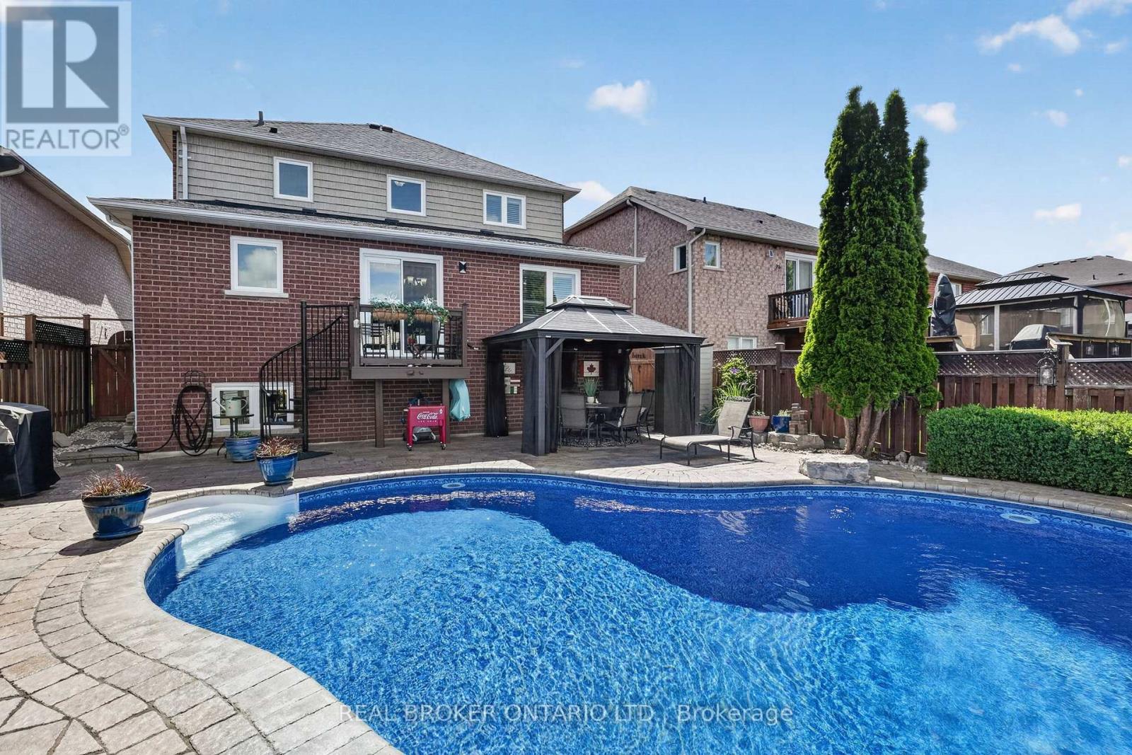 74 HARLEY AVENUE - 40