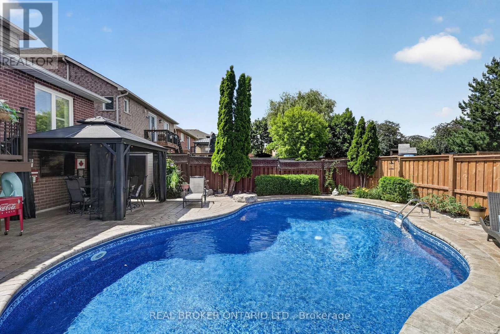 74 HARLEY AVENUE - 41
