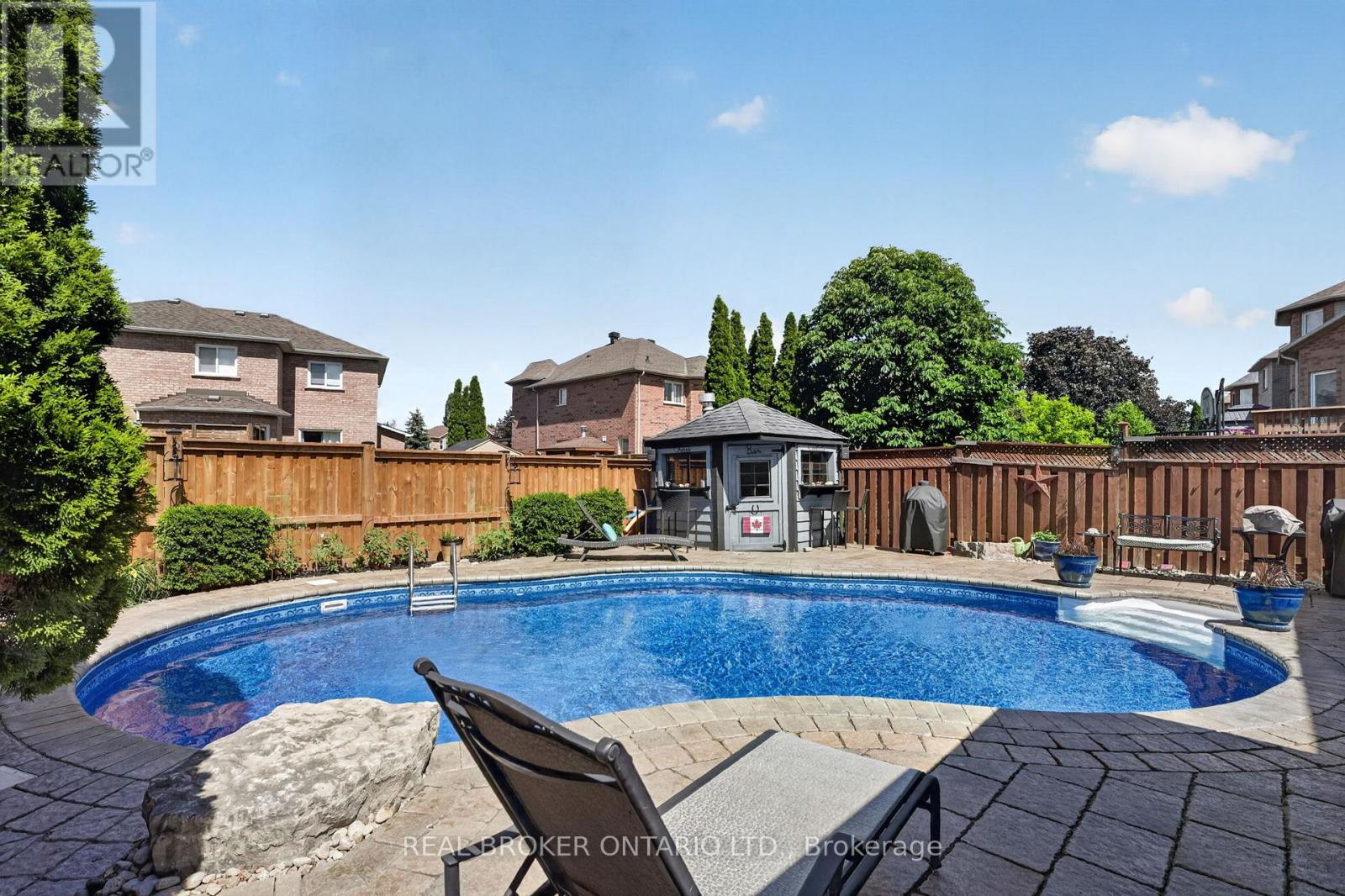 74 HARLEY AVENUE - 44