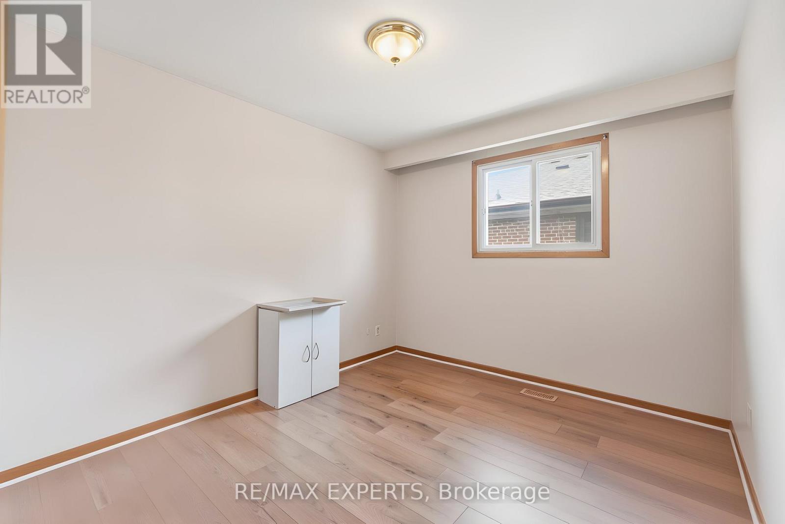 302 HULLMAR DRIVE - 14
