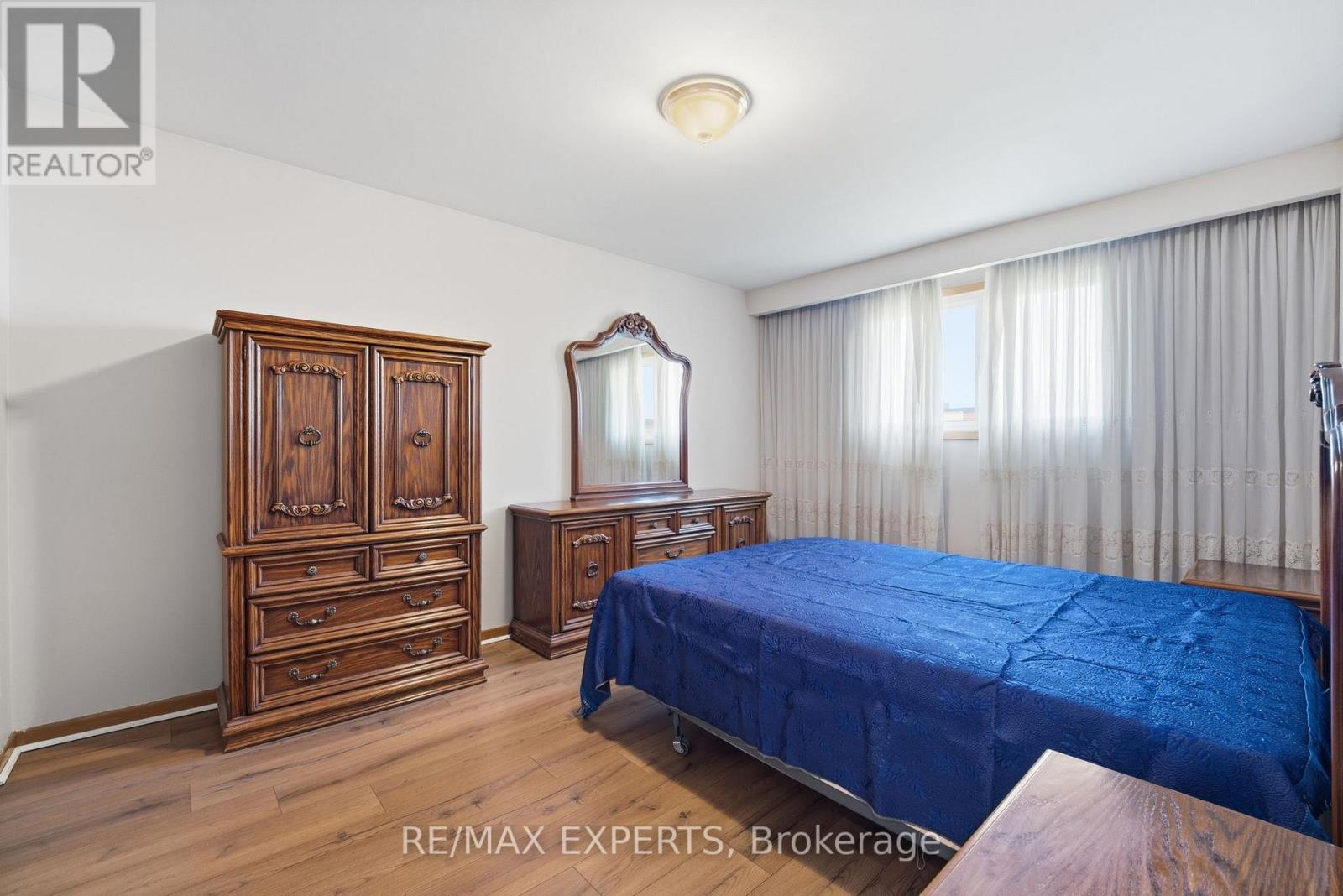 302 HULLMAR DRIVE - 15