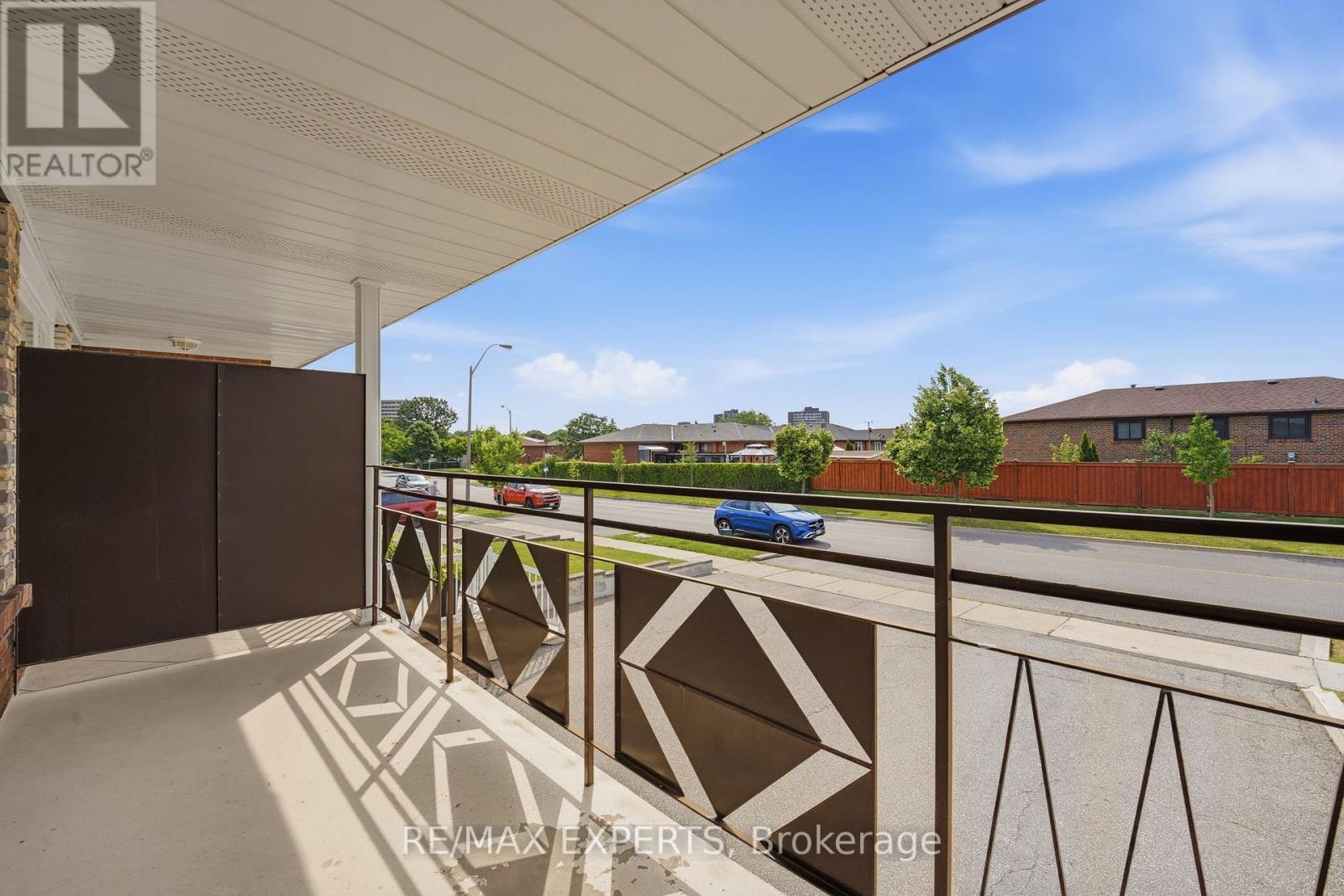 302 HULLMAR DRIVE - 18