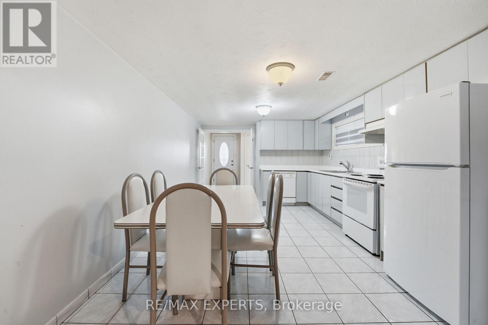 302 HULLMAR DRIVE - 21