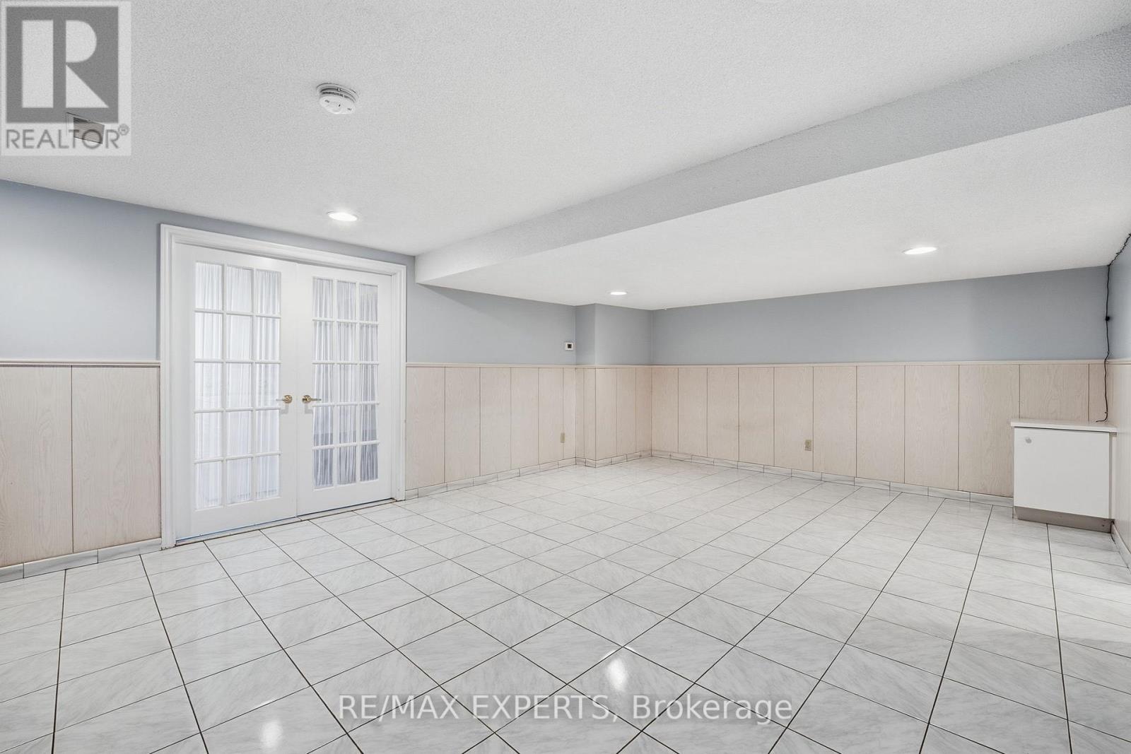 302 HULLMAR DRIVE - 22