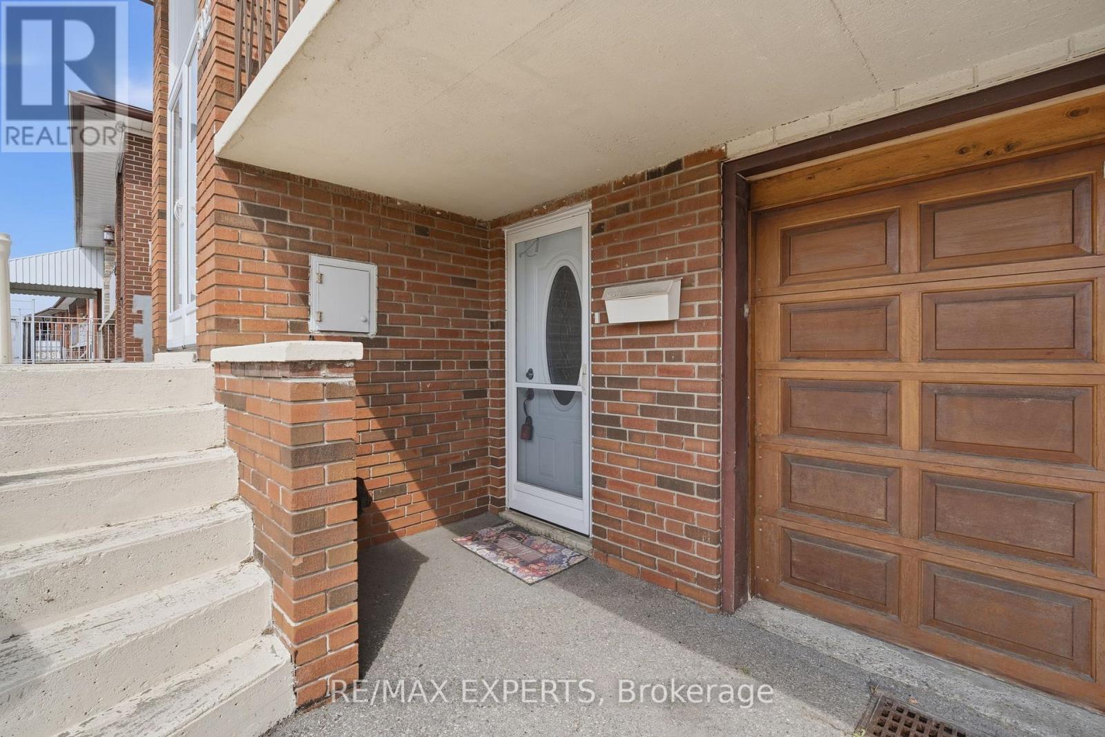 302 HULLMAR DRIVE - 4