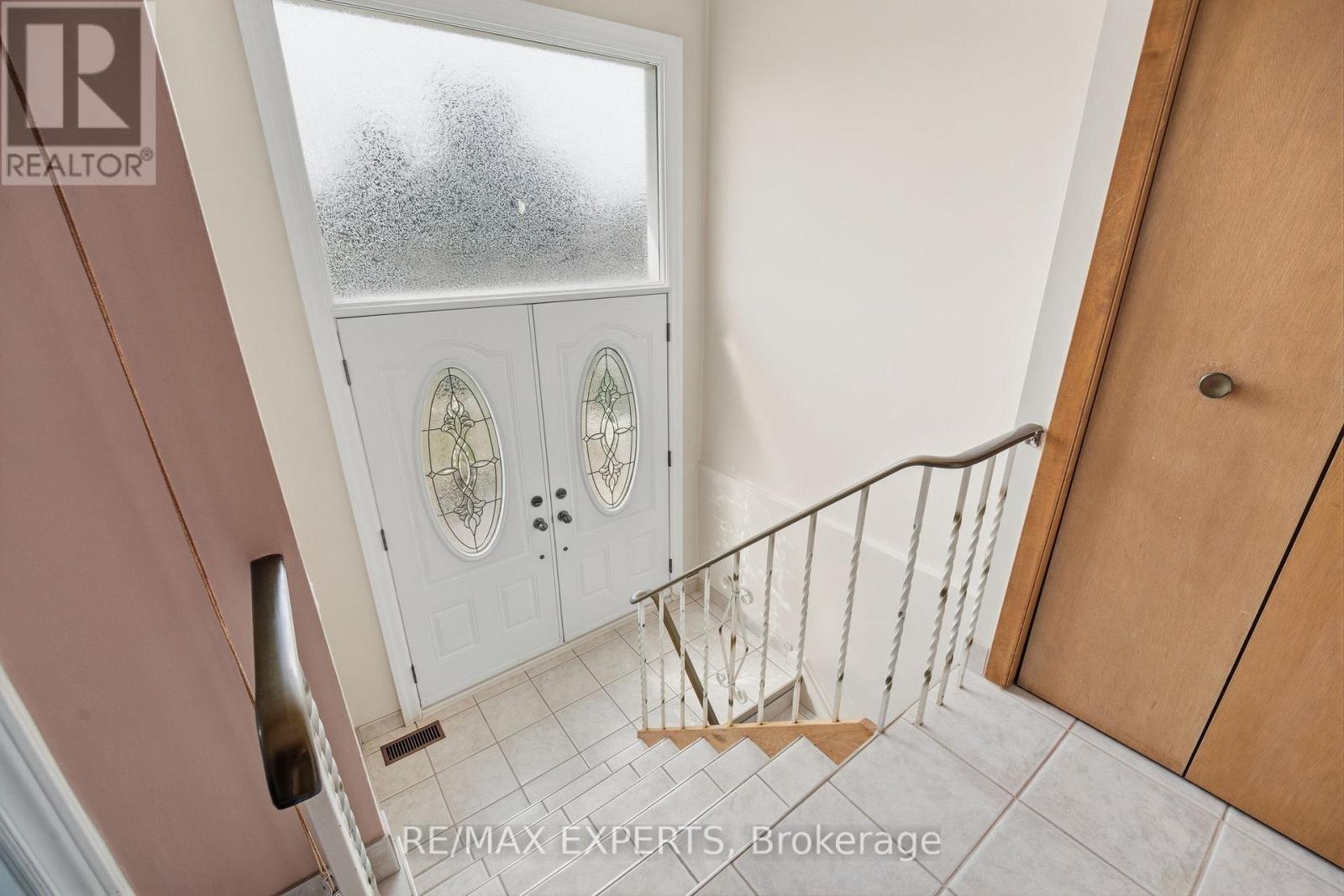 302 HULLMAR DRIVE - 5