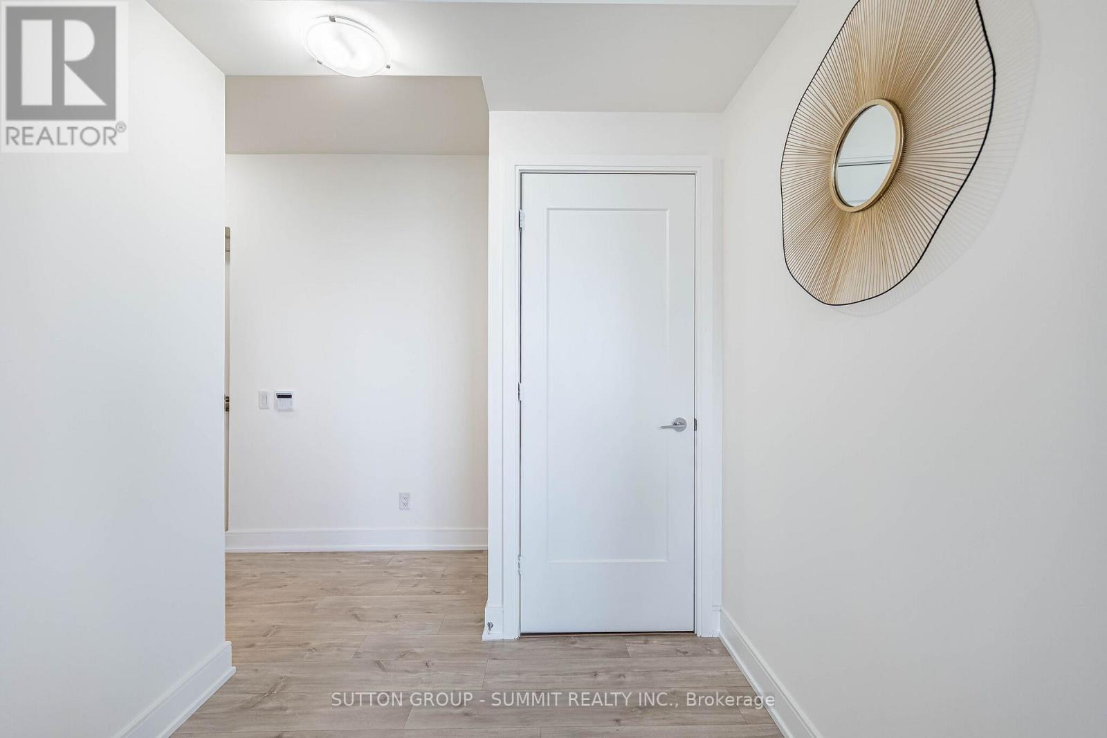 #5102 70 ANNIE CRAIG DRIVE - 10
