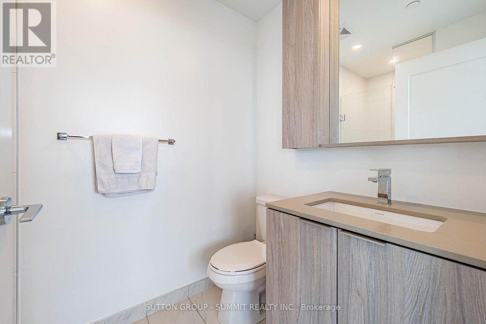 #5102 70 ANNIE CRAIG DRIVE - 22