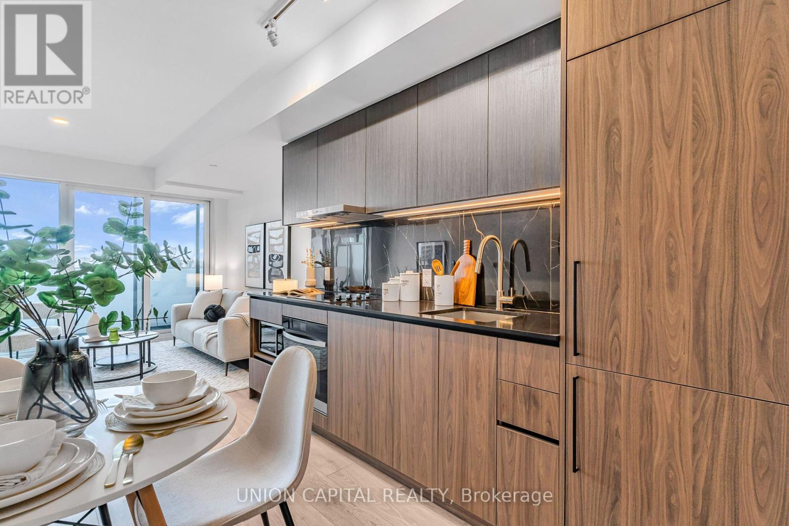 #835 1100 SHEPPARD AVENUE W - 10