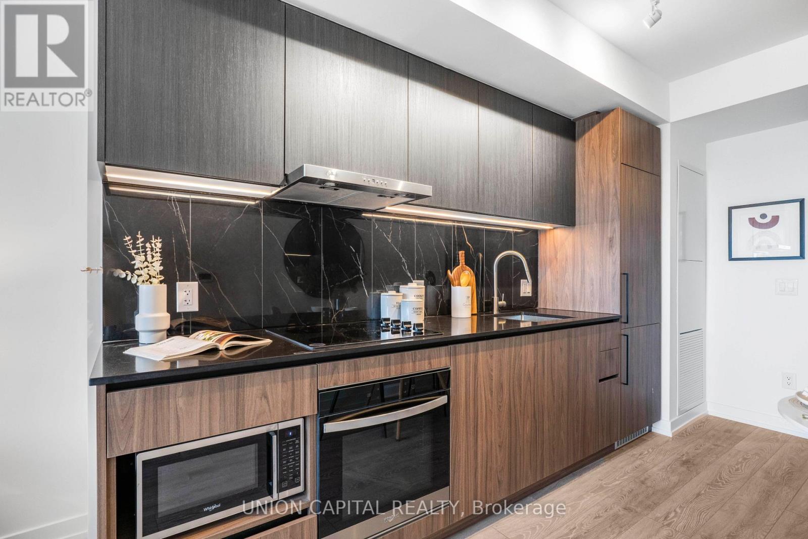 #835 1100 SHEPPARD AVENUE W - 11