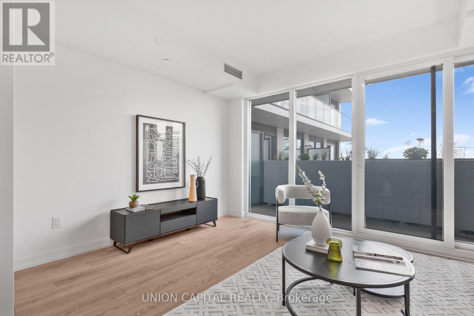 #835 1100 SHEPPARD AVENUE W - 2