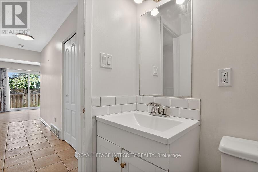 427 MOODIE DRIVE - 13